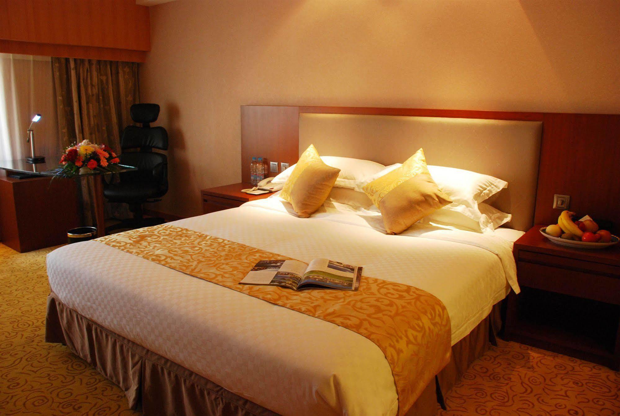 Shanghai Forte Hotel Esterno foto